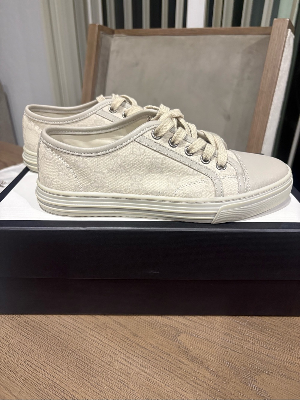 Gucci Off-White Monogram Low-Top Sneakers with Gray Leather Trim Size 34 US 5W